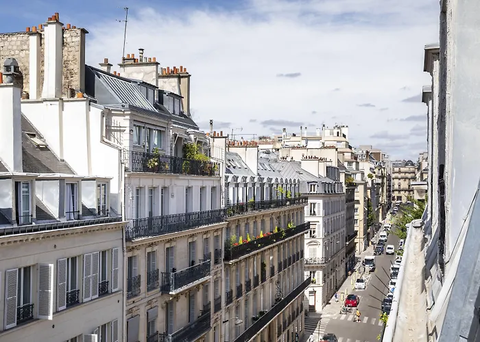 Hôtel des Champs-Elysées